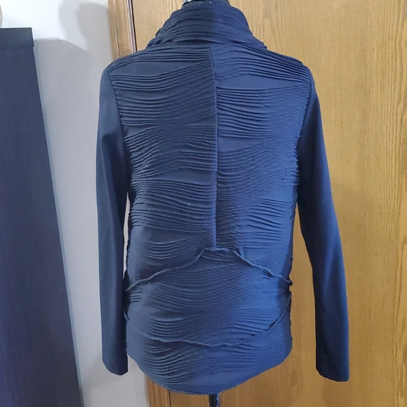 Komarov black textured zipper detailed fitted blazer - Picture 4 of 7